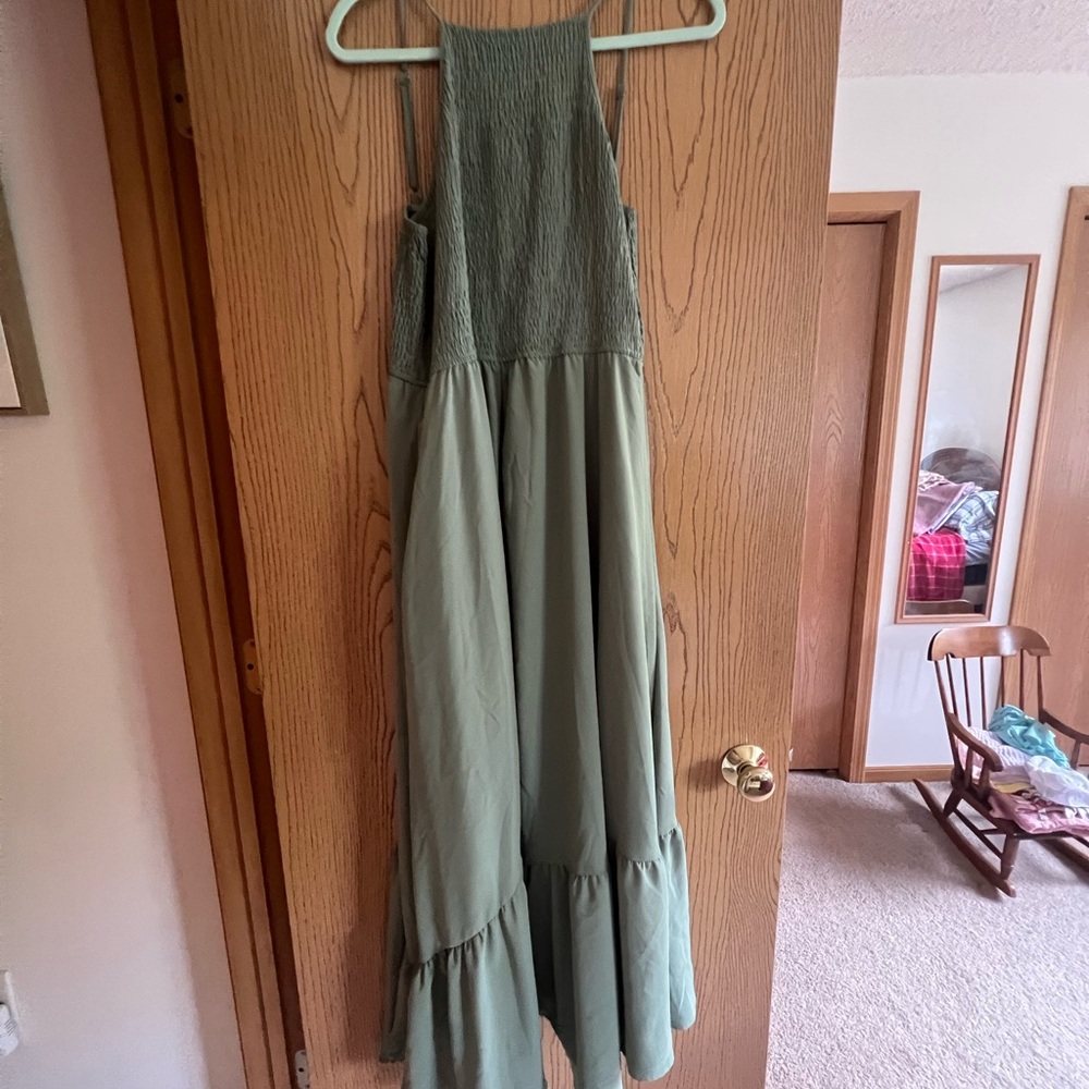 Green Sleeveless Maxi Dress